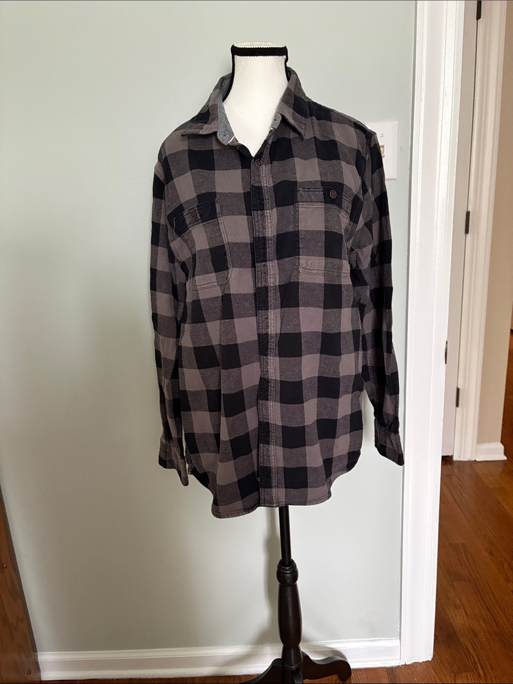 Lee Gray and Black Plaid Stretch Shirt